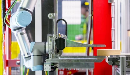 Amazon Unveils Vulcan: A Warehouse Robot That Can “Feel” Like a Human - ctrlf5